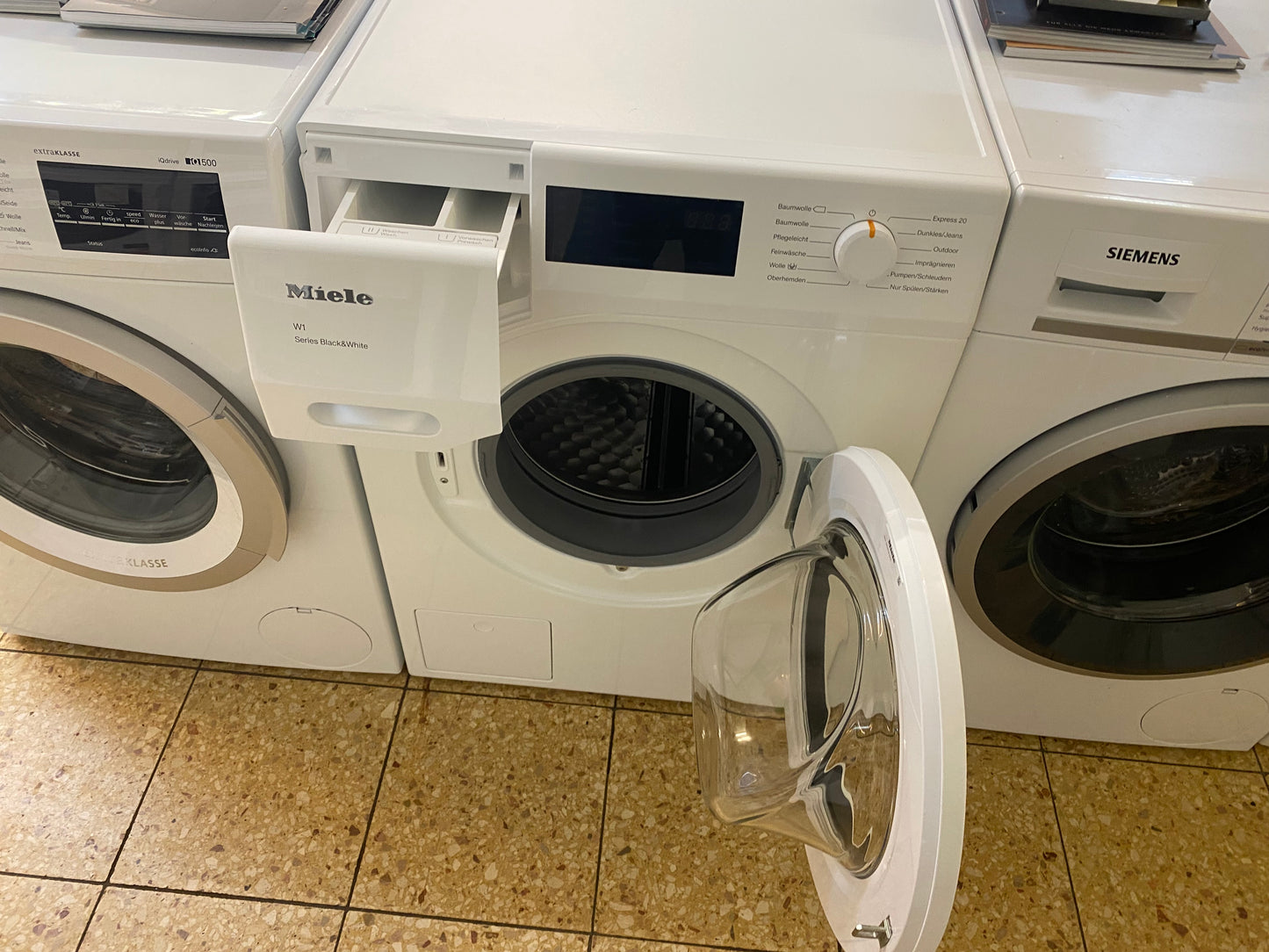 Miele W1 Waschmaschine A+++/ 7kg Black & White