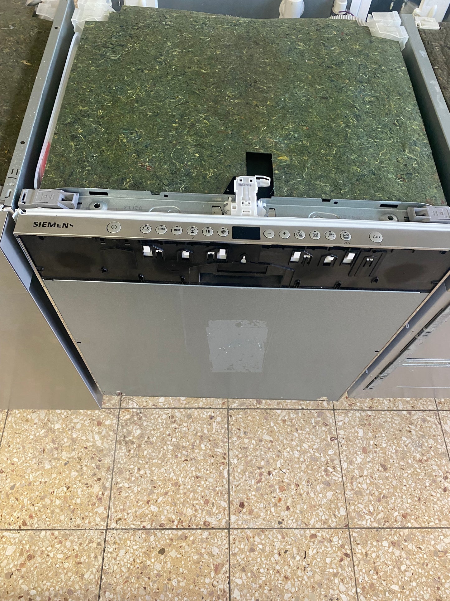 Siemens vollintegrierbare Geschirrspülmaschine A++ IQ300