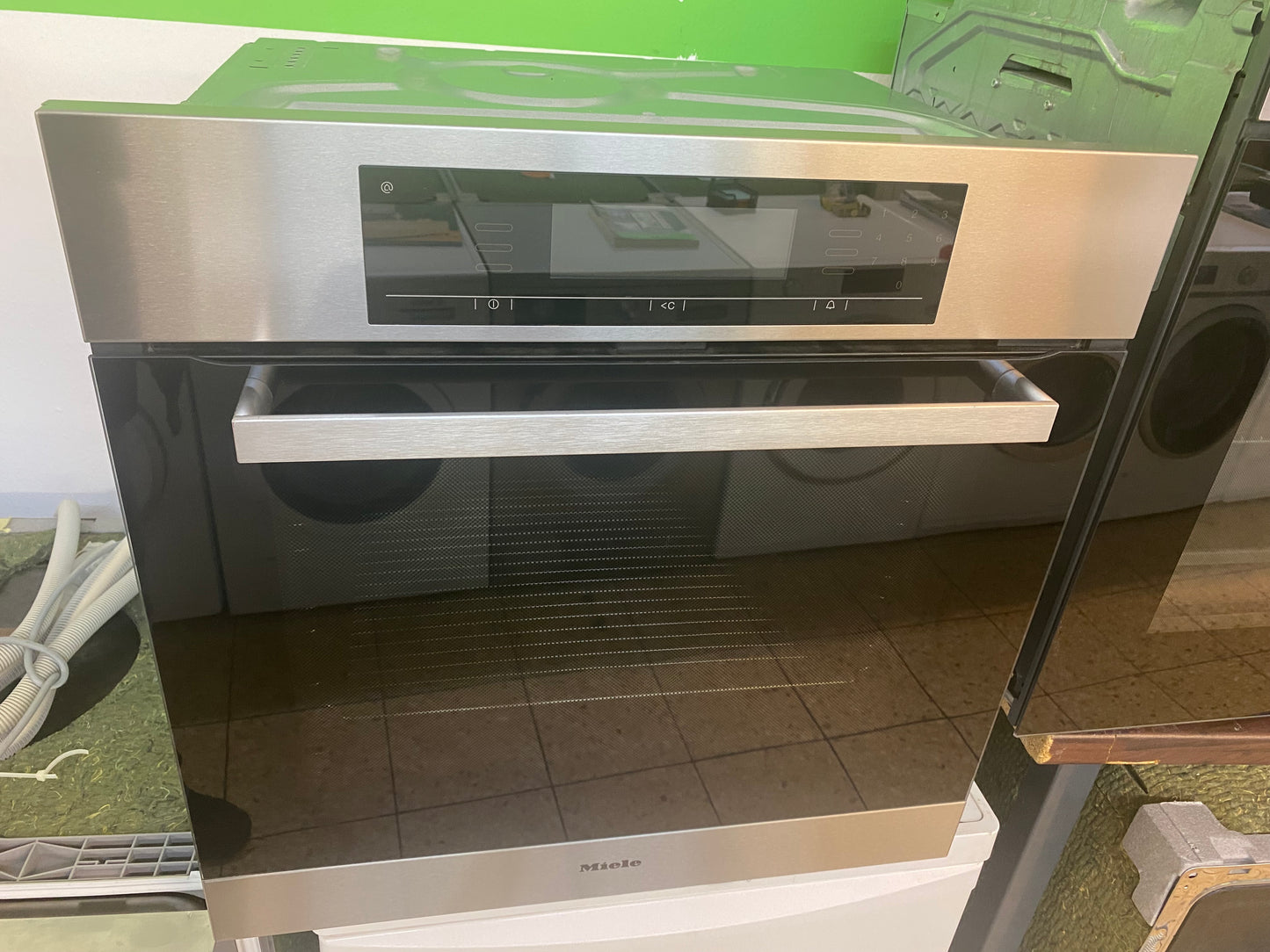 Miele autarker Backofen A+ mit Pyrolyse