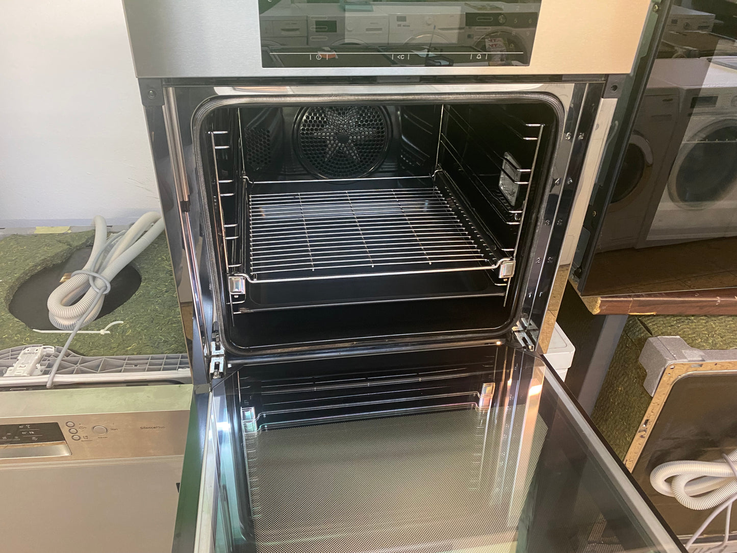 Miele autarker Backofen A+ mit Pyrolyse