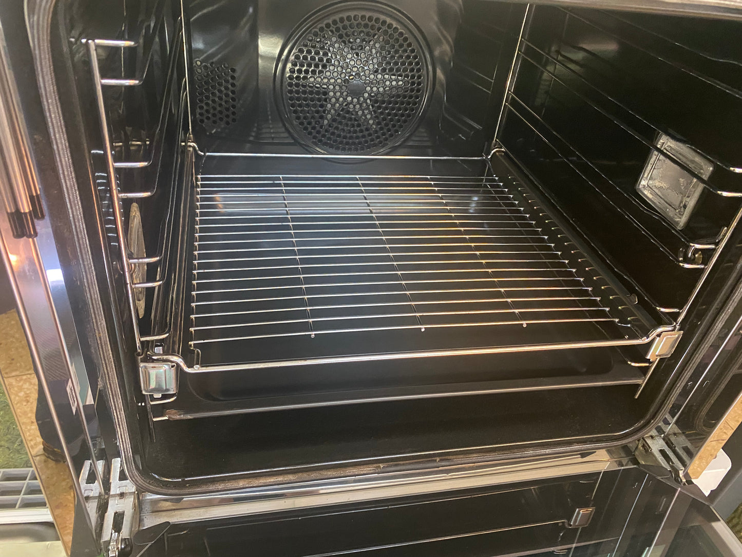 Miele autarker Backofen A+ mit Pyrolyse