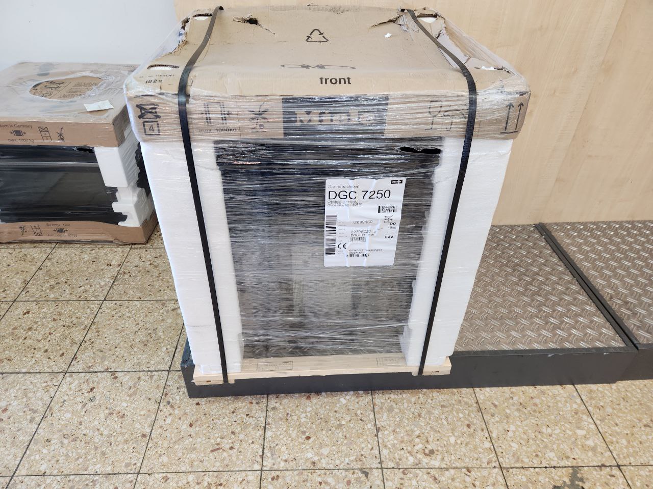 Miele DGC7250 Dampfbackofen / Neu - OVP