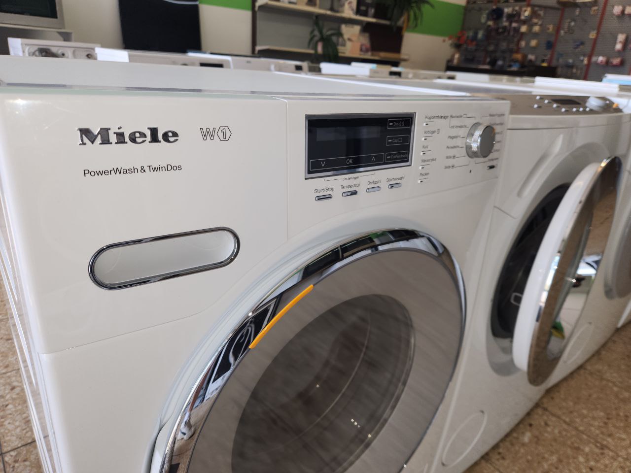 Miele W1 Waschmaschine PowerWash & TwinDos A+++ / 8kg