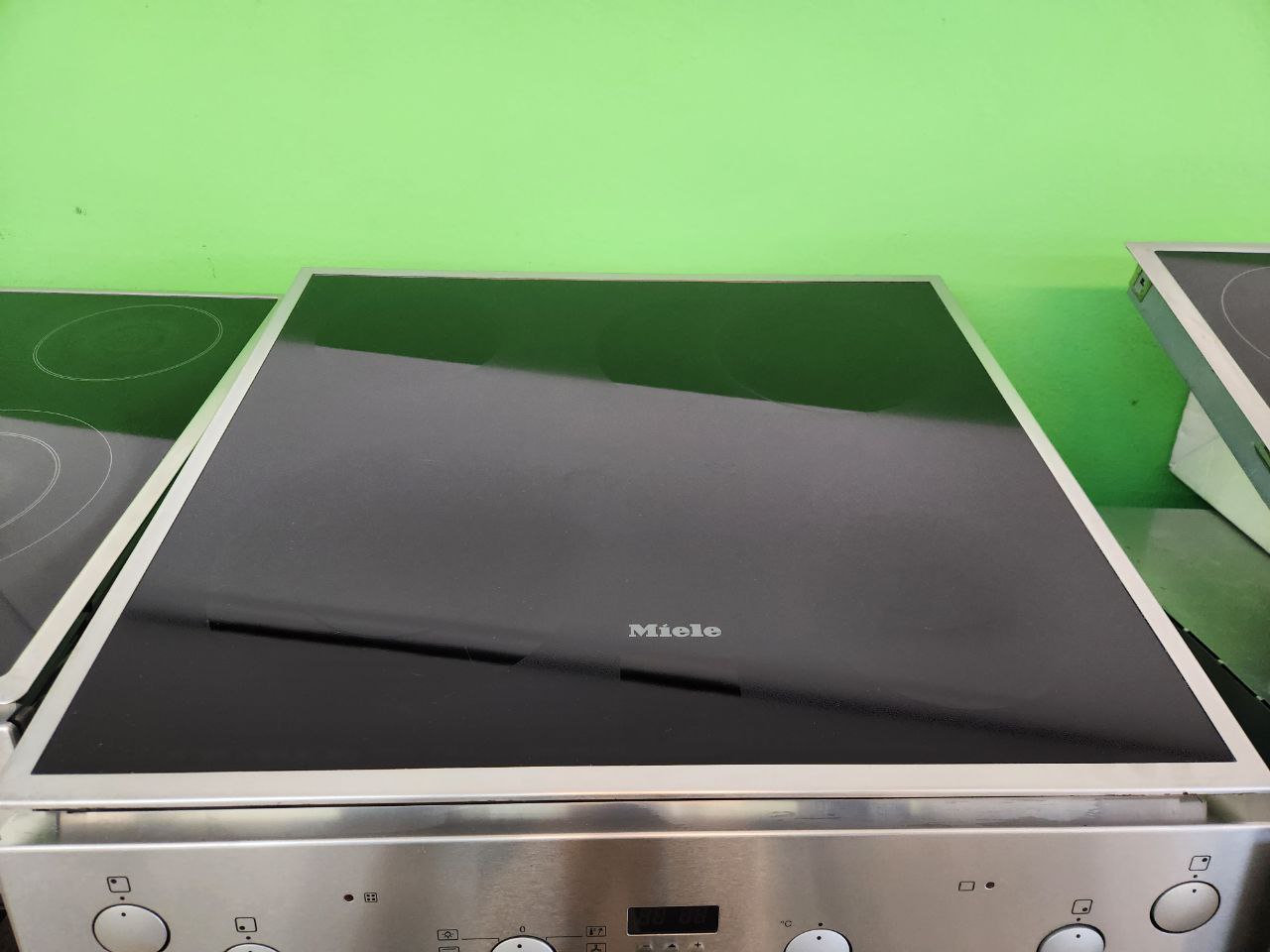 Miele E-Herd mit Ceranfeld