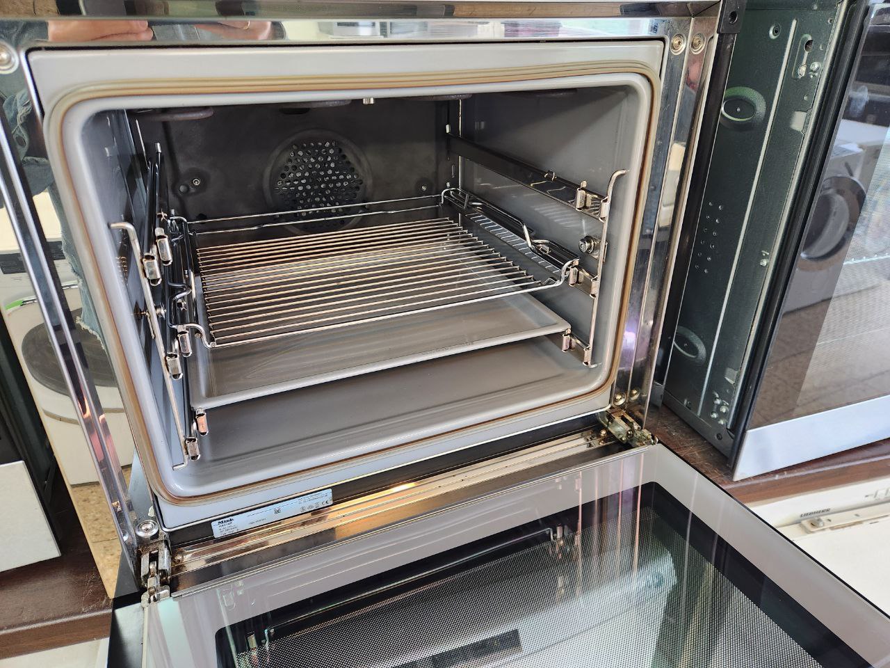 Miele E-Herd mit Ceranfeld