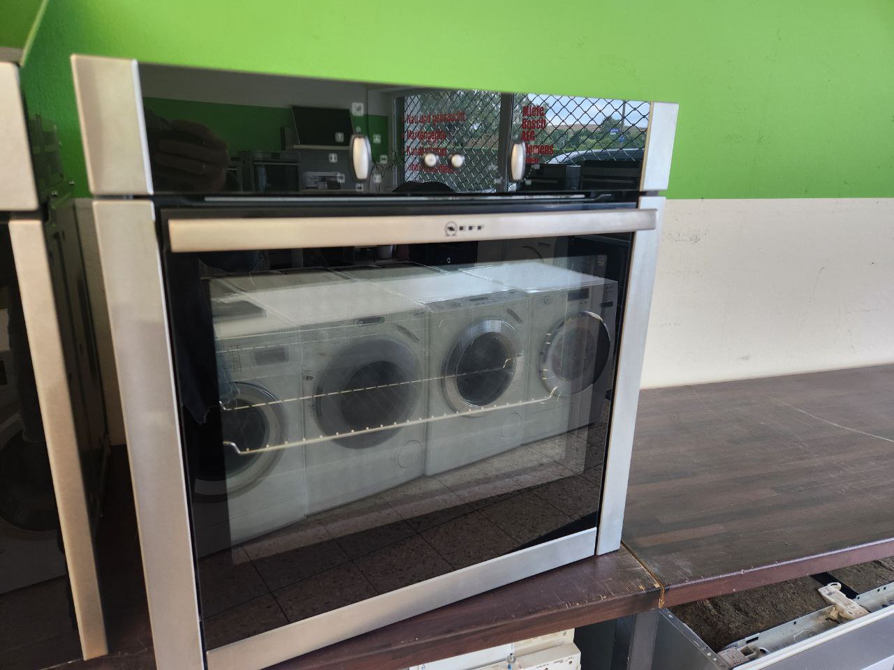 Neff autarker Backofen. Slide & Hide