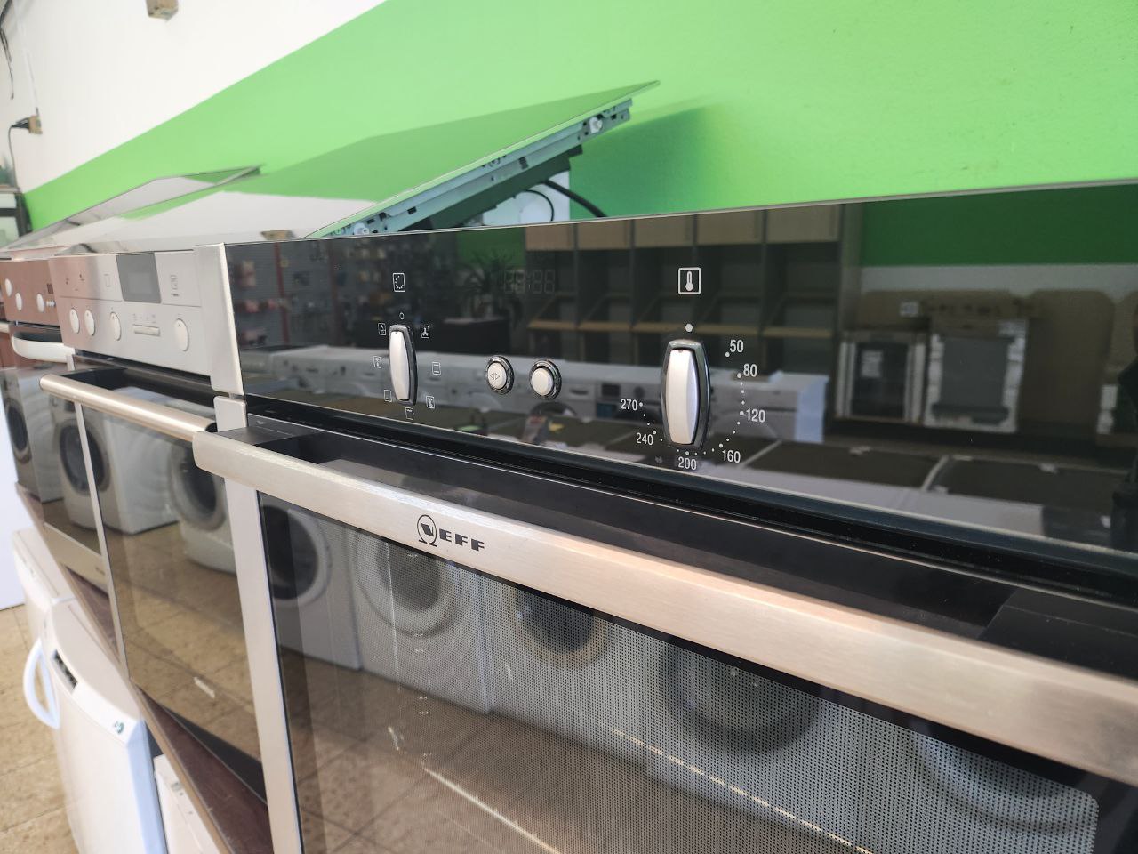 Neff autarker Backofen. Slide & Hide