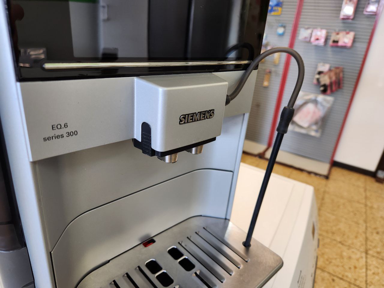 Siemens EQ.6 s300 Kaffeevollautomat - Haushaltsgeräte 