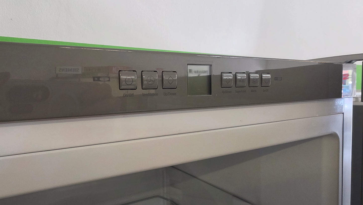 Liebherr CNPel 4313-21 NoFrost Gefrierschrank A+++