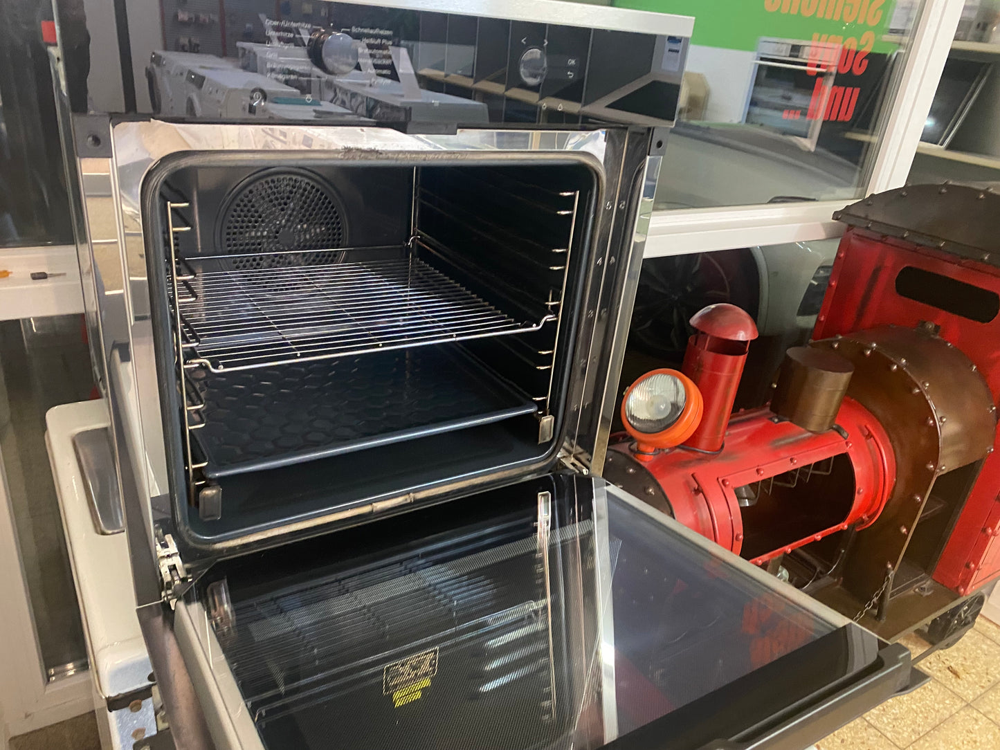 Miele autarker Backofen A+ mit Pyrolyse