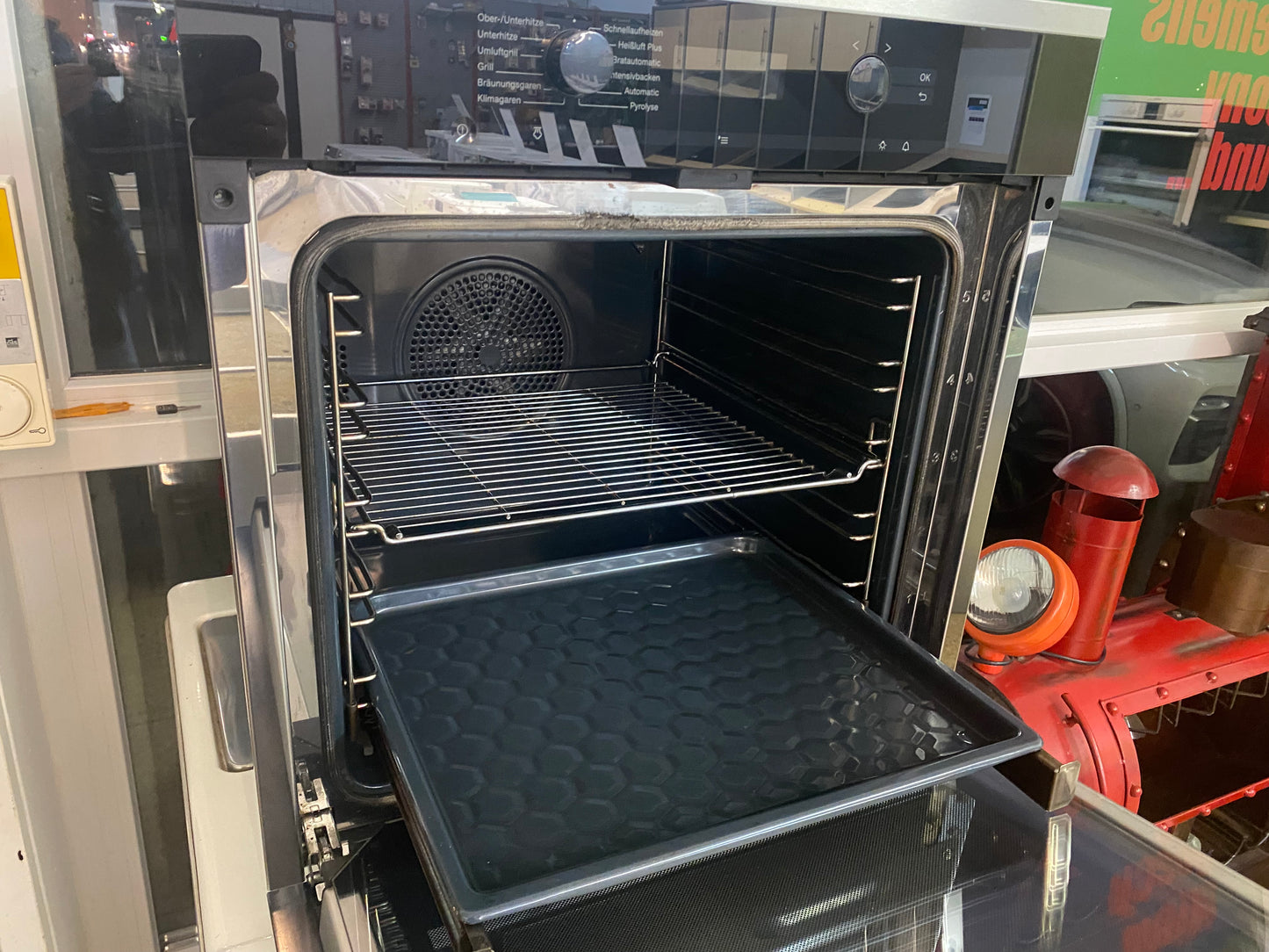 Miele autarker Backofen A+ mit Pyrolyse