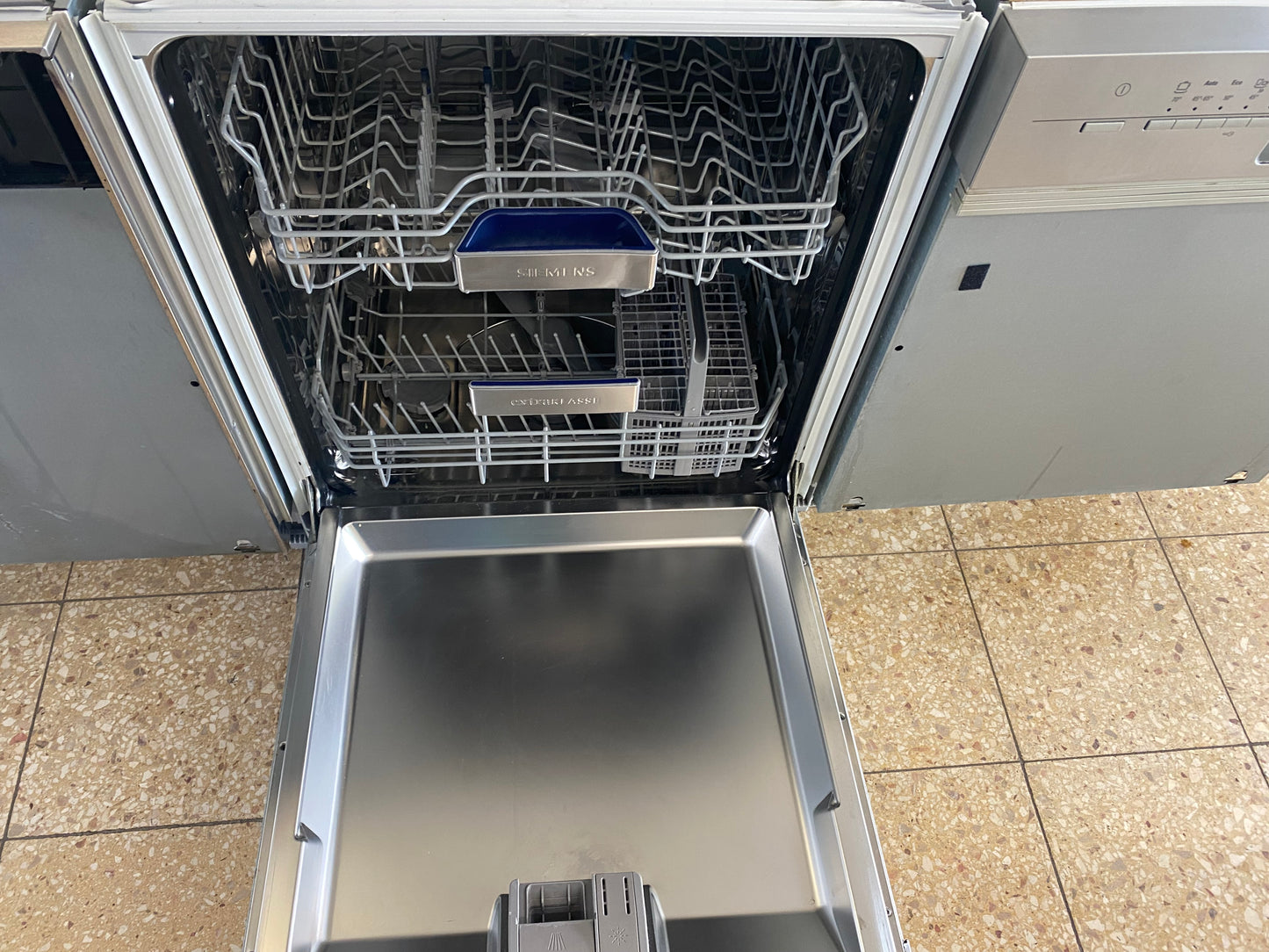 Siemens  vollintegrierbare Geschirrspülmaschine A+++ IQ500