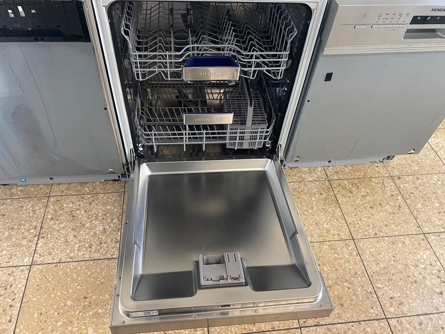 Siemens  vollintegrierbare Geschirrspülmaschine A+++ IQ500