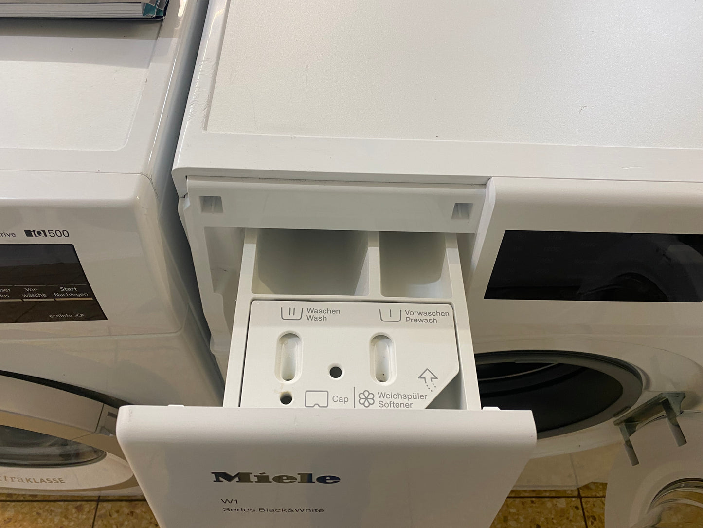 Miele W1 Waschmaschine A+++/ 7kg Black & White