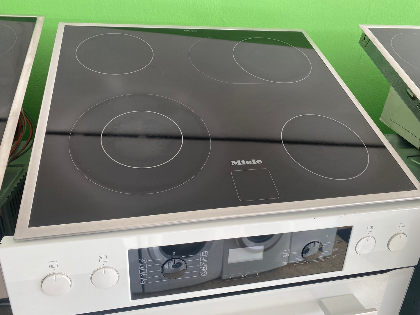 Miele E-Herd mit Ceranfeld+ Pyrolyse