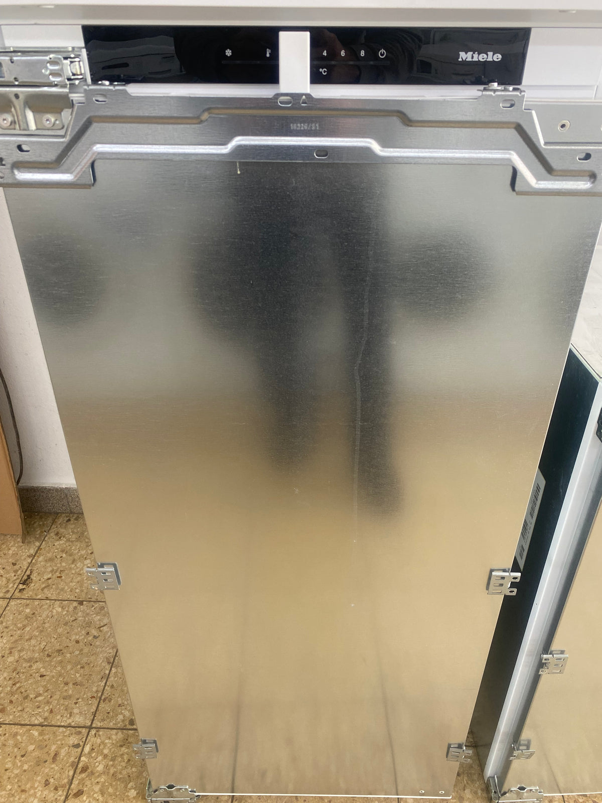 Miele K 7318 D Einbaukühlschrank