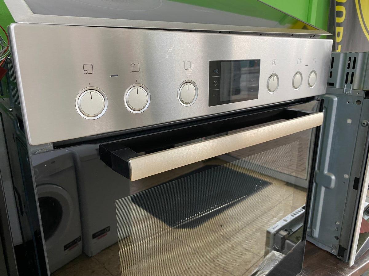 Bosch E-Herd mit Ceranfeld + Pyrolyse