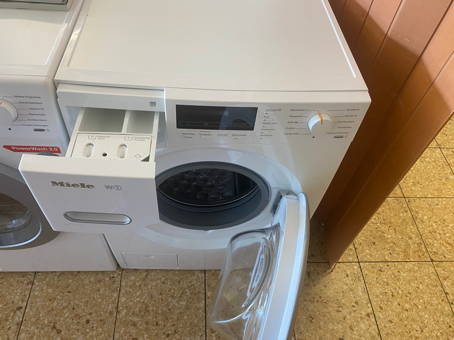 Miele W1 WMB120WCS Waschmaschine A+++ / 8kg 1600U/min