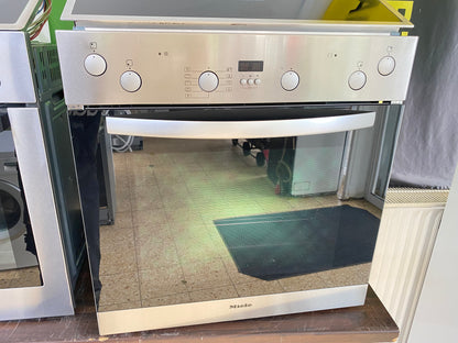 Miele E-Herd mit Ceranfeld