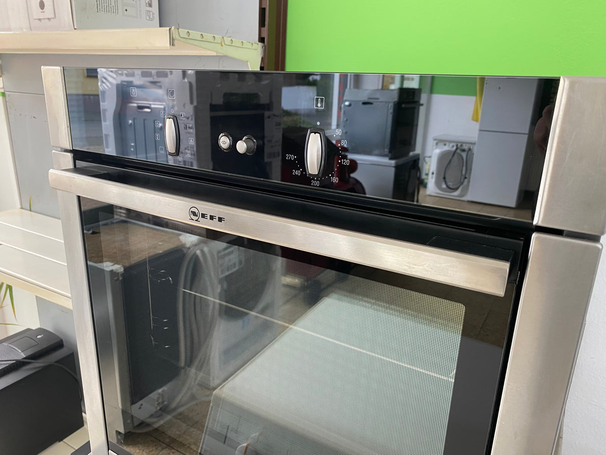 Neff self-contained oven. Slide &amp; Hide®