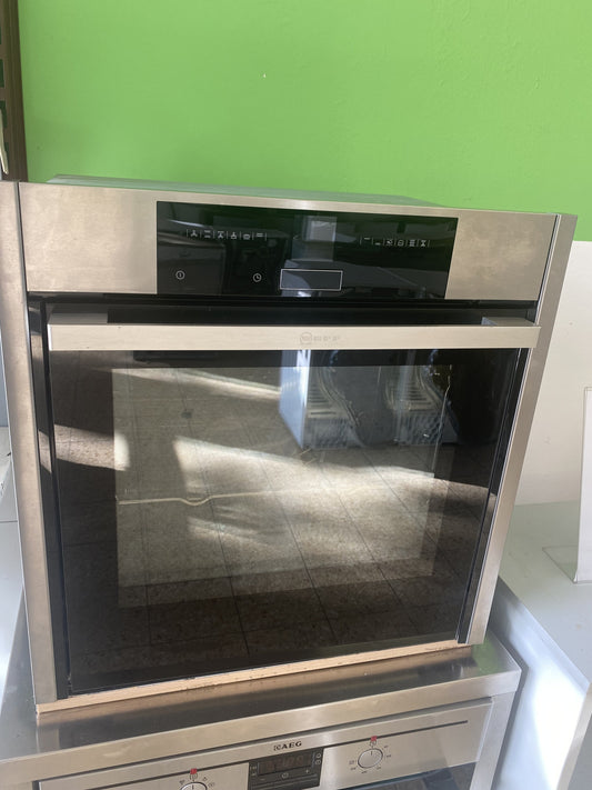 Neff autarker Backofen. Slide & Hide