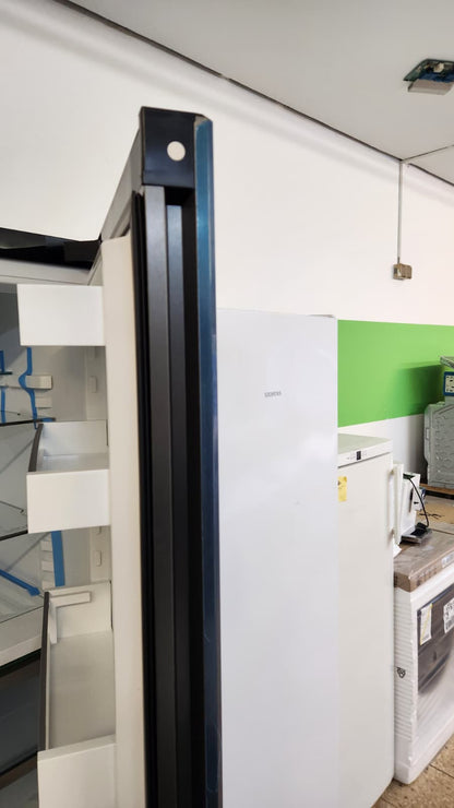 Liebherr CBNbda 572i‑22 Kühl‑/Gefrierkombination !!!Transportschaden!!!