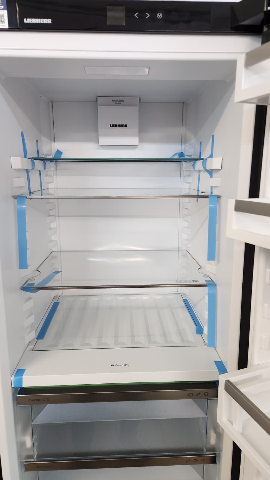 Liebherr CBNbda 572i‑22 Kühl‑/Gefrierkombination !!!Transportschaden!!!