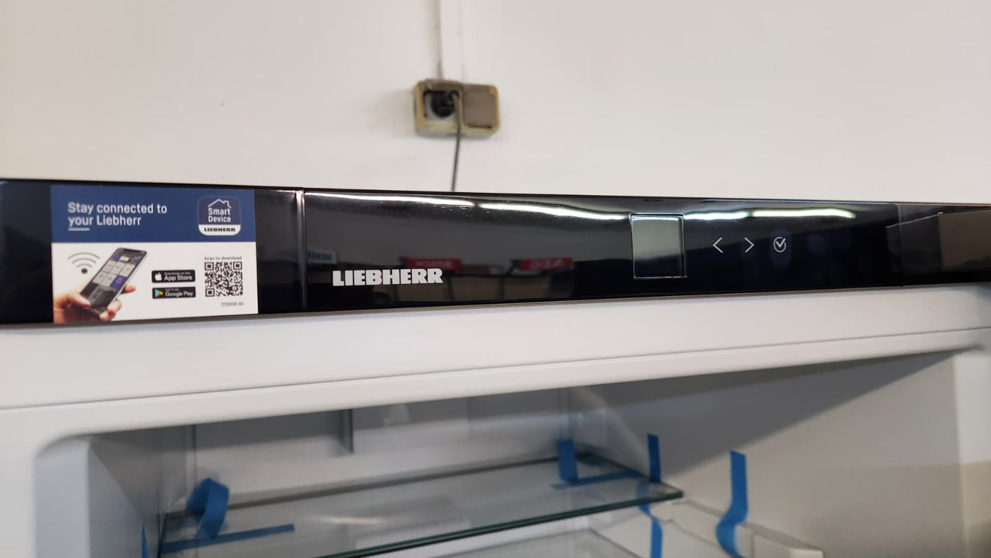 Liebherr CBNbda 572i‑22 Kühl‑/Gefrierkombination !!!Transportschaden!!!