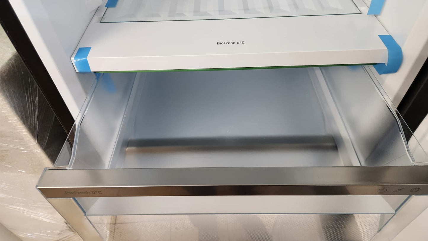 Liebherr CBNbda 572i‑22 Kühl‑/Gefrierkombination !!!Transportschaden!!!