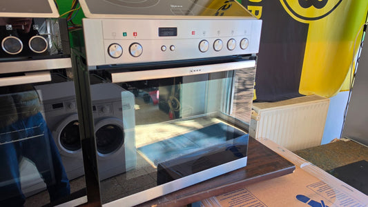 Neff E-Herd mit Ceranfeld