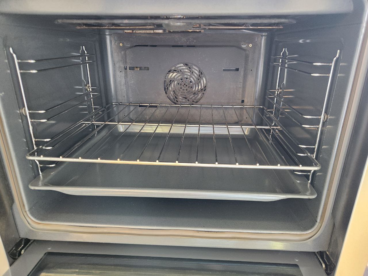 Neff autarker Backofen. Slide & Hide®. Top Zustand!