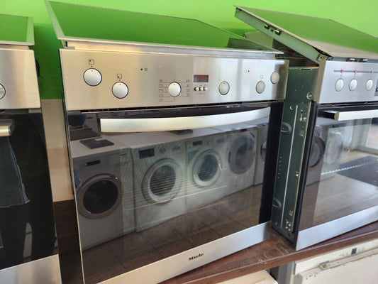 Miele E-Herd mit Ceranfeld
